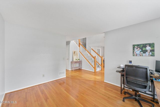 8127 Silverstone Drive, Waterville, OH 43566