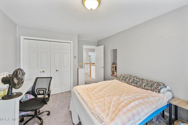 8127 Silverstone Drive, Waterville, OH 43566