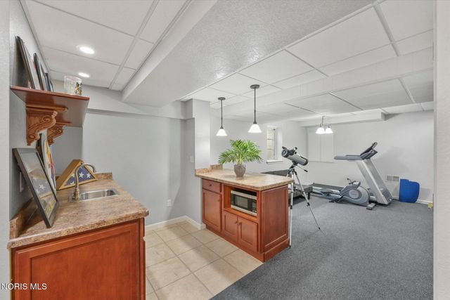 8127 Silverstone Drive, Waterville, OH 43566