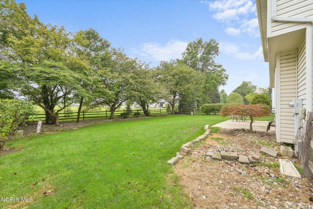 8127 Silverstone Drive, Waterville, OH 43566
