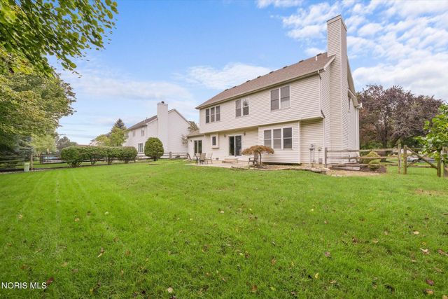 8127 Silverstone Drive, Waterville, OH 43566