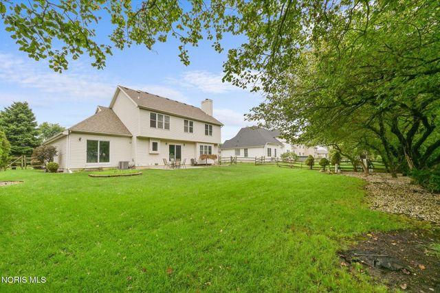 8127 Silverstone Drive, Waterville, OH 43566