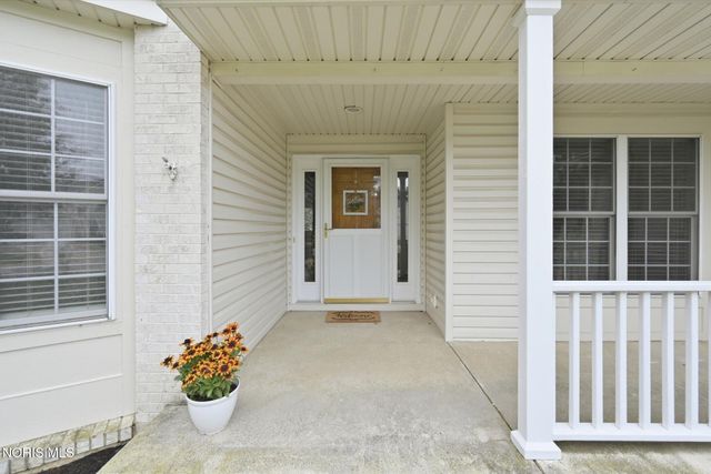 8127 Silverstone Drive, Waterville, OH 43566