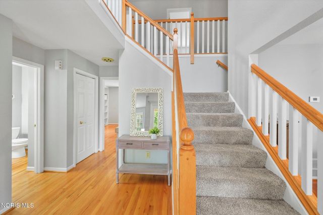 8127 Silverstone Drive, Waterville, OH 43566
