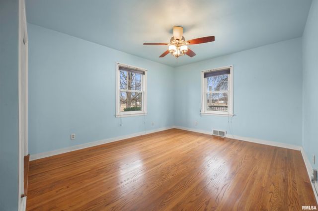 806 N SWORDS Avenue, West Peoria, IL 61604