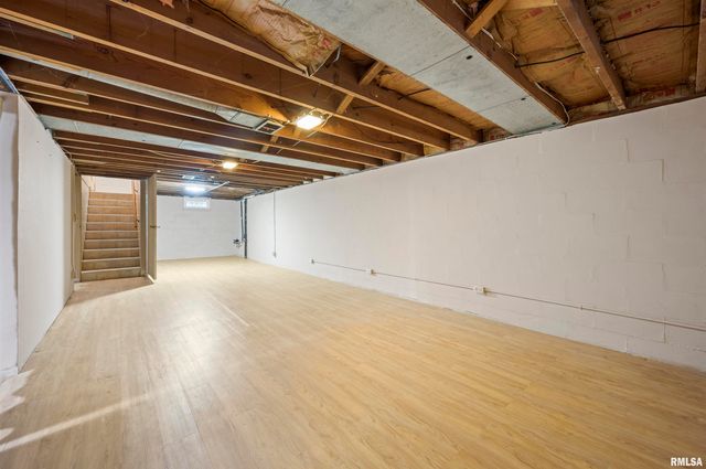 806 N SWORDS Avenue, West Peoria, IL 61604