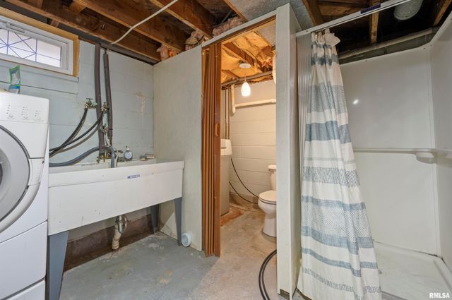 806 N SWORDS Avenue, West Peoria, IL 61604