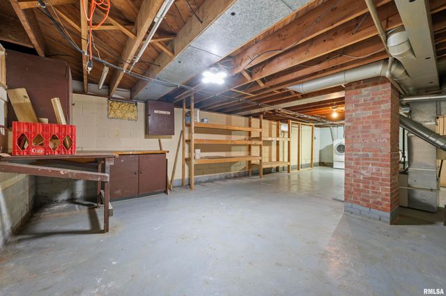 806 N SWORDS Avenue, West Peoria, IL 61604