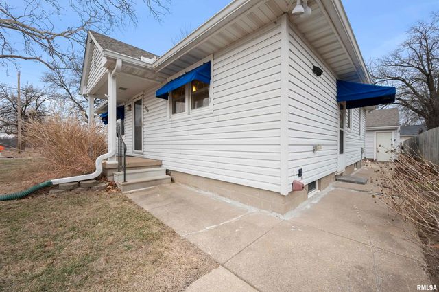 806 N SWORDS Avenue, West Peoria, IL 61604