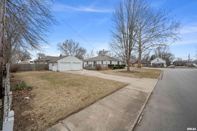 806 N SWORDS Avenue, West Peoria, IL 61604