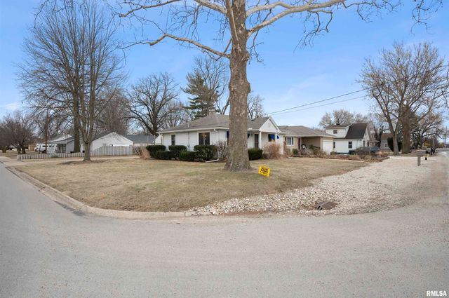 806 N SWORDS Avenue, West Peoria, IL 61604