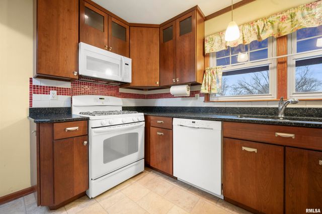 806 N SWORDS Avenue, West Peoria, IL 61604