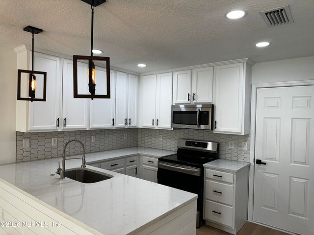 807 BLACK CHERRY Drive S, St. Johns, FL 32259