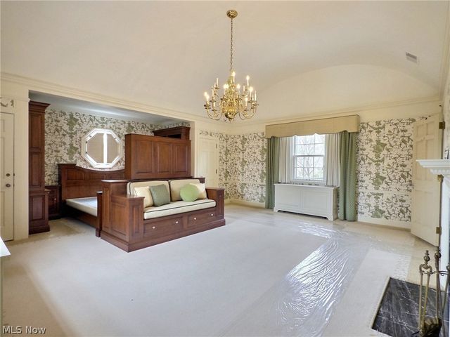 2710 Chesterton Road, Shaker Heights, OH 44122