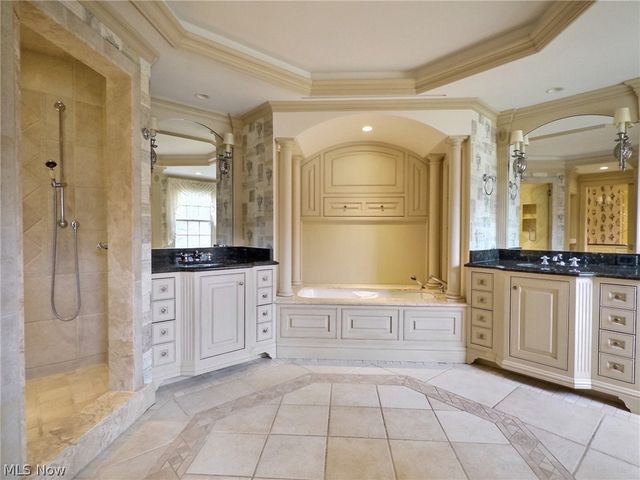 2710 Chesterton Road, Shaker Heights, OH 44122