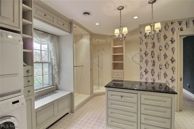 2710 Chesterton Road, Shaker Heights, OH 44122