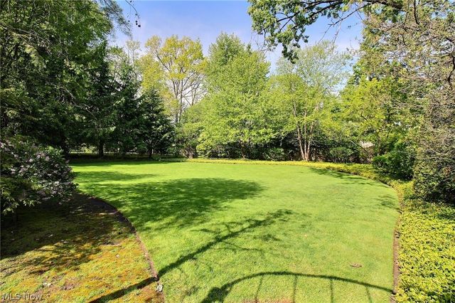 2710 Chesterton Road, Shaker Heights, OH 44122