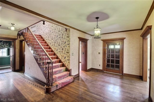 2710 Chesterton Road, Shaker Heights, OH 44122