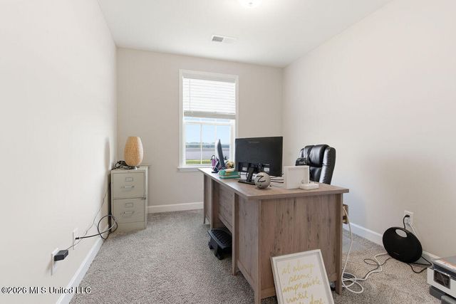 9115 S Lakeside Circle, Walls, MS 38680