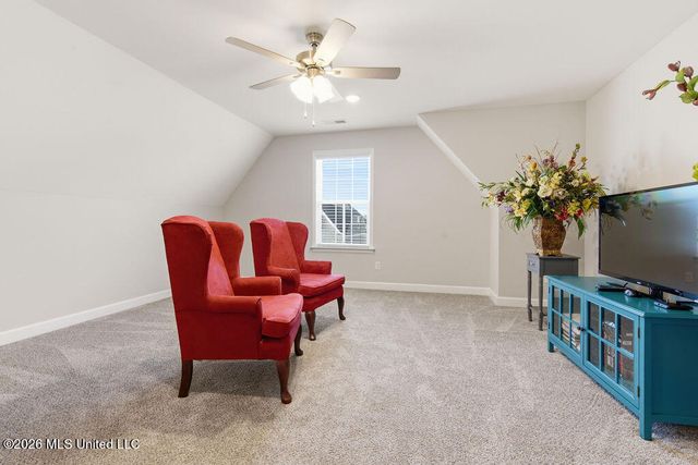 9115 S Lakeside Circle, Walls, MS 38680