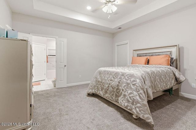 9115 S Lakeside Circle, Walls, MS 38680