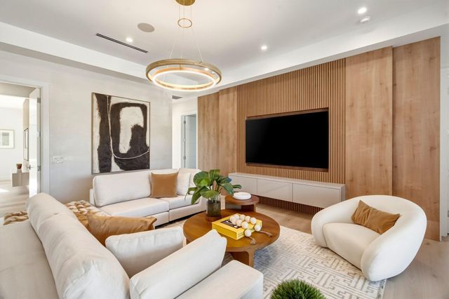 399 NE Spanish Court, Boca Raton, FL 33432
