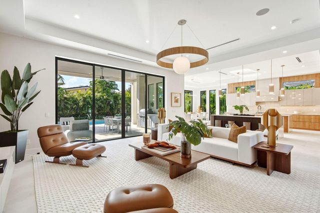 399 NE Spanish Court, Boca Raton, FL 33432