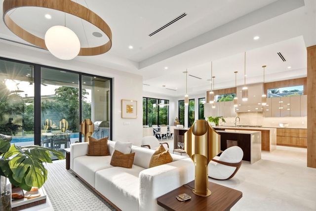 399 NE Spanish Court, Boca Raton, FL 33432