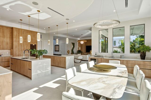 399 NE Spanish Court, Boca Raton, FL 33432
