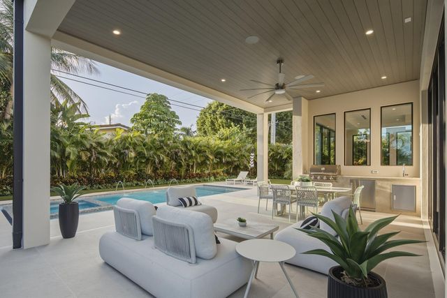 399 NE Spanish Court, Boca Raton, FL 33432