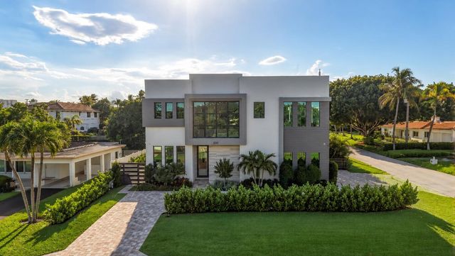 399 NE Spanish Court, Boca Raton, FL 33432