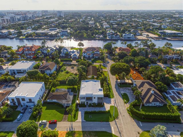 399 NE Spanish Court, Boca Raton, FL 33432