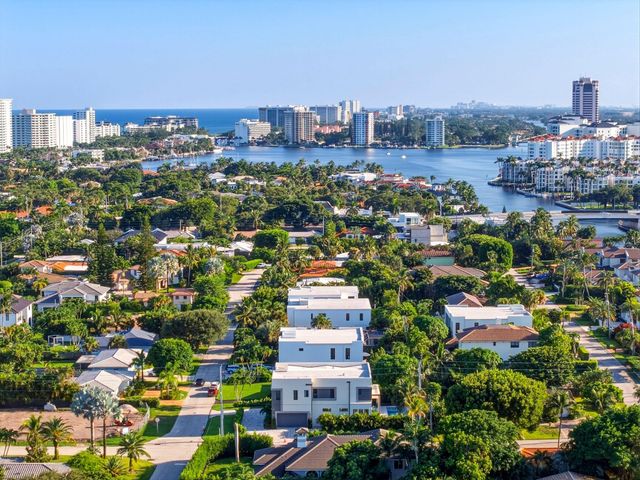 399 NE Spanish Court, Boca Raton, FL 33432
