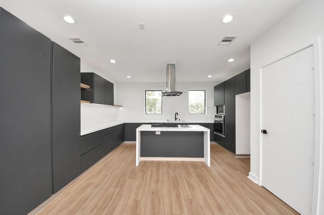 9022 Ferdinand Street, Houston, TX 77051