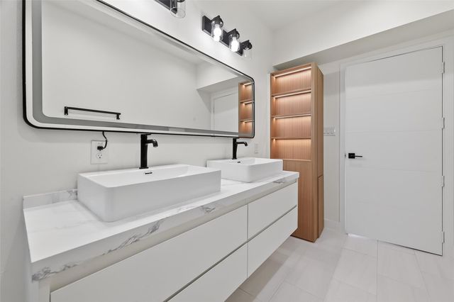 9022 Ferdinand Street, Houston, TX 77051