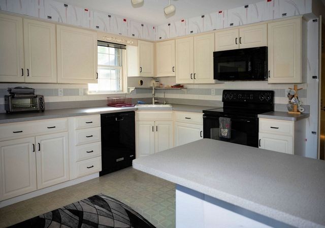 31 Frances Drive 31 D-1, Stoughton, MA 02072
