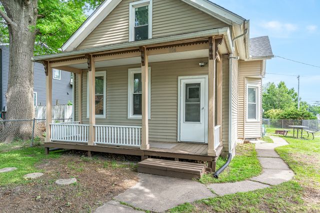 906 W 14th Street, Davenport, IA 52804