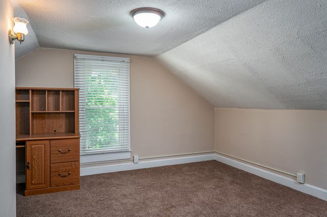906 W 14th Street, Davenport, IA 52804