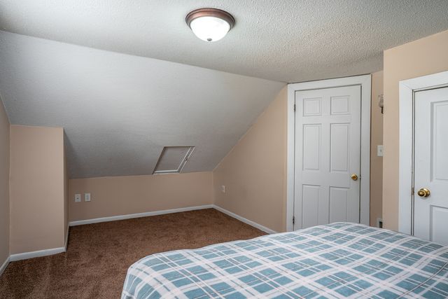 906 W 14th Street, Davenport, IA 52804