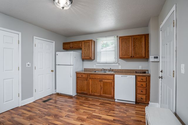 906 W 14th Street, Davenport, IA 52804