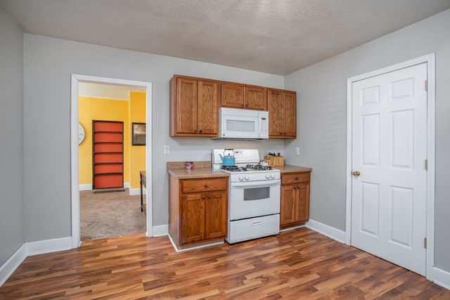 906 W 14th Street, Davenport, IA 52804