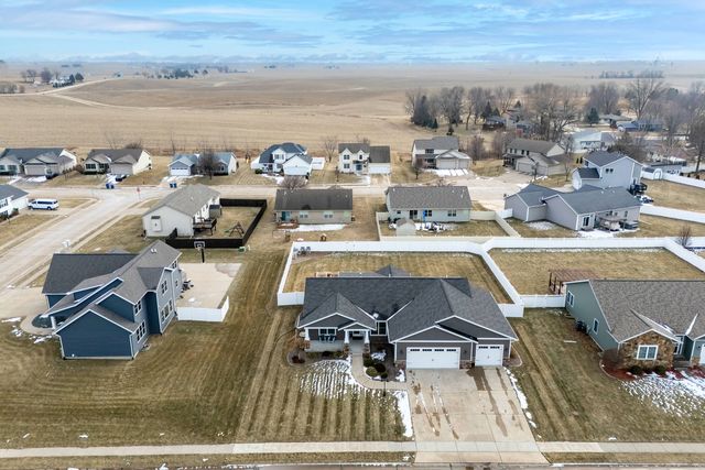 339 Hillside Drive, Eldridge, IA 52748