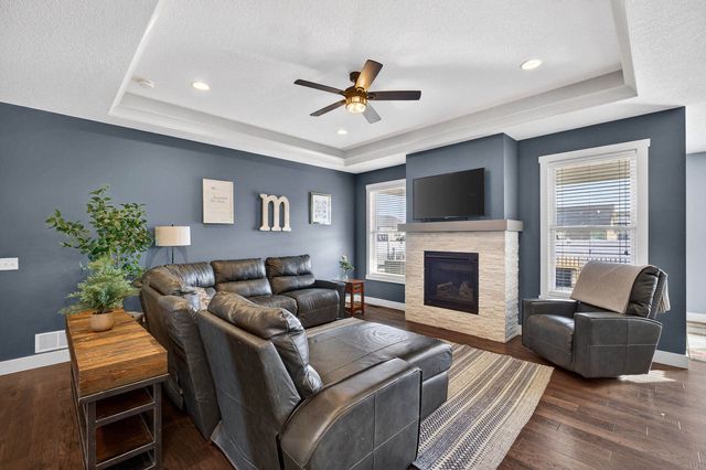 339 Hillside Drive, Eldridge, IA 52748