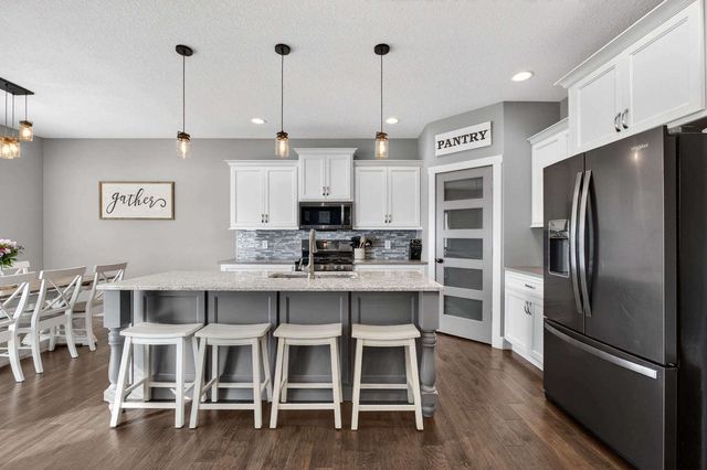 339 Hillside Drive, Eldridge, IA 52748