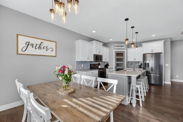 339 Hillside Drive, Eldridge, IA 52748