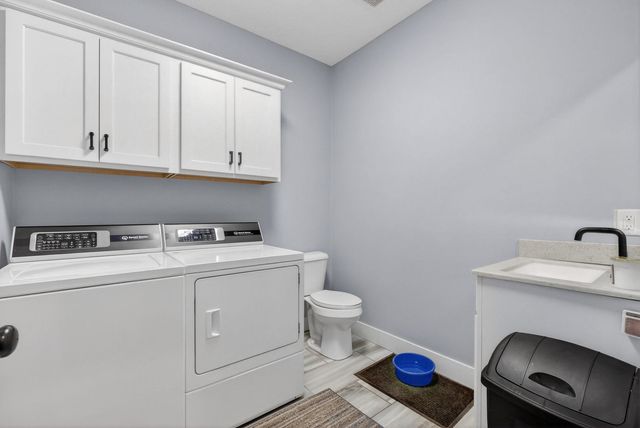 339 Hillside Drive, Eldridge, IA 52748