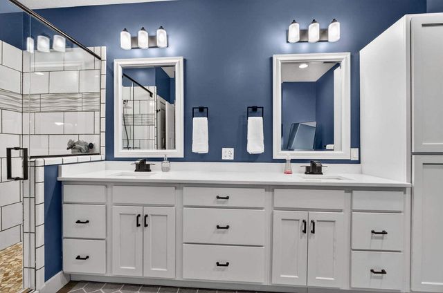 339 Hillside Drive, Eldridge, IA 52748