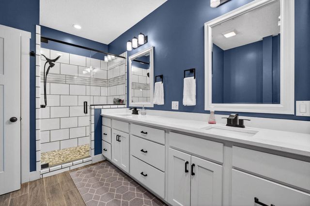 339 Hillside Drive, Eldridge, IA 52748