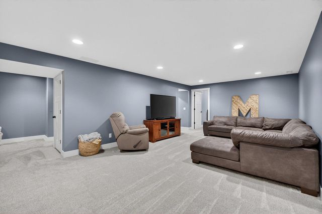 339 Hillside Drive, Eldridge, IA 52748