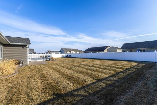 339 Hillside Drive, Eldridge, IA 52748